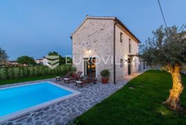 Istra, Poreč prekrasna kamena vila s bazenom 133 m2, Poreč, Haus