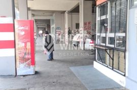 Na prometnoj lokaciji ID#124749, Palilula, Propriedade comercial