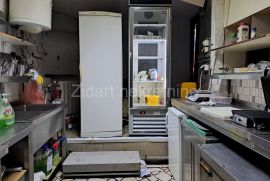 Banovo brdo, lokal od 120m2 sa letnjom baštom od 22m2, Čukarica, العقارات التجارية