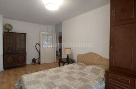 Čukarica-Banovo brdo-Renoviran i namešten trosoban stan-pet friendly, Čukarica, Appartment