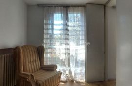 Čukarica-Banovo brdo-Renoviran i namešten trosoban stan-pet friendly, Čukarica, Appartment