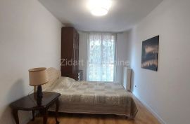 Čukarica-Banovo brdo-Renoviran i namešten trosoban stan-pet friendly, Čukarica, Flat