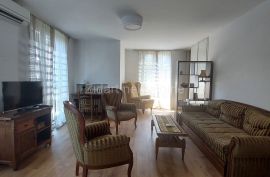 Čukarica-Banovo brdo-Renoviran i namešten trosoban stan-pet friendly, Čukarica, Appartment