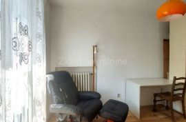 Čukarica-Banovo brdo-Renoviran i namešten trosoban stan-pet friendly, Čukarica, Appartment