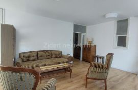 Čukarica-Banovo brdo-Renoviran i namešten trosoban stan-pet friendly, Čukarica, Appartment