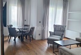 Zemun, LUX, nov, namešten, 2.5, sa garažom, Zemun, Apartamento