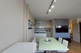 Voždovac-Trošarina-Dvosoban stan-Lux renoviran i namešten, Voždovac, Appartement