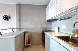 Voždovac-Trošarina-Dvosoban stan-Lux renoviran i namešten, Voždovac, Appartement