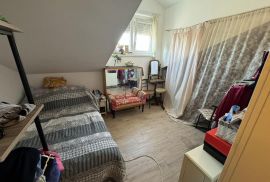 Jednosoban stan u potkrovlju, Pula, Istra, Pula, Apartamento