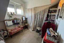 Jednosoban stan u potkrovlju, Pula, Istra, Pula, Apartamento