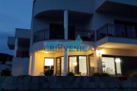 LUKSUZNA VILLA U CRIKVENICI SA VELIKOM OKUĆNICOM, Crikvenica, Ev