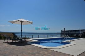 LUKSUZNA VILLA U CRIKVENICI SA VELIKOM OKUĆNICOM, Crikvenica, House