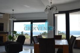 LUKSUZNA VILLA U CRIKVENICI SA VELIKOM OKUĆNICOM, Crikvenica, House