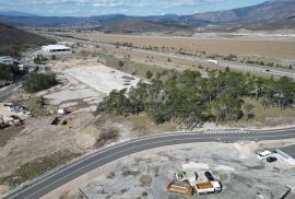 GROBNIK, ČAVLE, SOBOLI- građevinsko zemljište 40000m2 u komercijalnoj zoni za halu- poslovni prostor (namjena: trgovačka, zanatska, industrijska), Čavle, Land