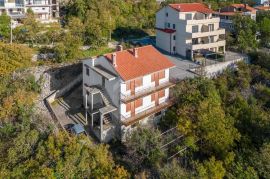 CRIKVENICA, JADRANOVO- kuća 129m2 s pogledom na more + okoliš 440m2, Crikvenica, Maison