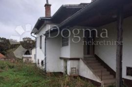 Kuća za adaptaciju sa 4.687m² okućnice na području Zlatar Bistrice, Zlatar-Bistrica, House