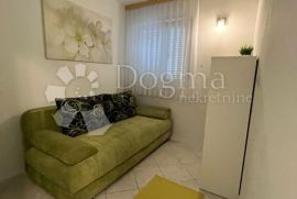 Apartman s vrtom,blizu mora i centra,  Pakoštane, Pakoštane, Appartment