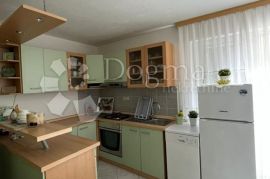 Apartman s vrtom,blizu mora i centra,  Pakoštane, Pakoštane, Appartement