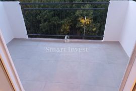 CRIKVENICA, novouređen stan na odličnoj lokaciji, Crikvenica, Apartamento