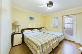 Selce - kuća udaljena 100 m od mora, Crikvenica, Casa