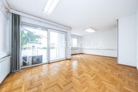 Zagreb, Jarun, trosoban stan 80 m2 u blizini Jarunskog jezera, Zagreb, Flat