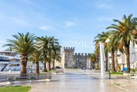 Trogir - Centar, šarmantna kamena renovirana kuća, Trogir, بيت