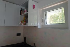 Cerak, garsonjera, renovirana, Čukarica, Appartement