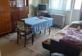 Zemun polje, 2.0, 52m2(2T), sa velikim podrumom, Zemun, Stan