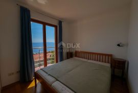 OPATIJA, CENTAR - veći stan u finoj gradnji s pogledom na cijeli Kvarnerski zaljev, Opatija, Appartment