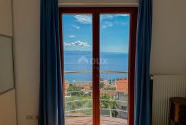 OPATIJA, CENTAR - veći stan u finoj gradnji s pogledom na cijeli Kvarnerski zaljev, Opatija, Appartment