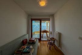 OPATIJA, CENTAR - veći stan u finoj gradnji s pogledom na cijeli Kvarnerski zaljev, Opatija, Appartement