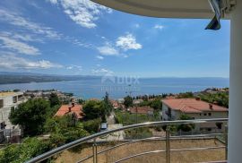 OPATIJA, CENTAR - veći stan u finoj gradnji s pogledom na cijeli Kvarnerski zaljev, Opatija, Appartment