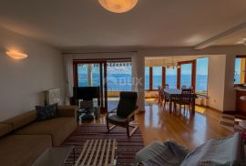 OPATIJA, CENTAR - veći stan u finoj gradnji s pogledom na cijeli Kvarnerski zaljev, Opatija, Appartement