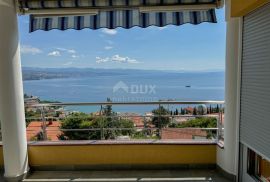 OPATIJA, CENTAR - veći stan u finoj gradnji s pogledom na cijeli Kvarnerski zaljev, Opatija, Flat