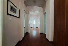 OPATIJA, CENTAR- Luksuzan stan od 180 m2 s pogledom na more i 4 parkirna mjesta, Opatija, Appartment