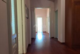 OPATIJA, CENTAR- Luksuzan stan od 180 m2 s pogledom na more i 4 parkirna mjesta, Opatija, Appartement