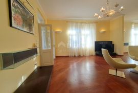 OPATIJA, CENTAR- Luksuzan stan od 180 m2 s pogledom na more i 4 parkirna mjesta, Opatija, Flat