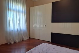 OPATIJA, CENTAR- Luksuzan stan od 180 m2 s pogledom na more i 4 parkirna mjesta, Opatija, Flat