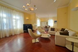 OPATIJA, CENTAR- Luksuzan stan od 180 m2 s pogledom na more i 4 parkirna mjesta, Opatija, Appartment