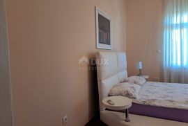 OPATIJA, CENTAR- Luksuzan stan od 180 m2 s pogledom na more i 4 parkirna mjesta, Opatija, Daire