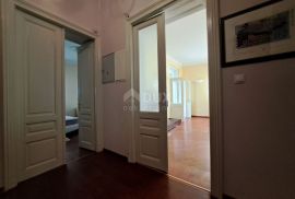 OPATIJA, CENTAR- Luksuzan stan od 180 m2 s pogledom na more i 4 parkirna mjesta, Opatija, Daire