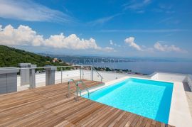 OPATIJA, CENTAR, PENTHOUSE s pogledom na more, bazen, garaža, Opatija, Flat