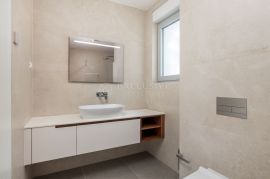 OPATIJA, CENTAR, PENTHOUSE s pogledom na more, bazen, garaža, Opatija, Appartement