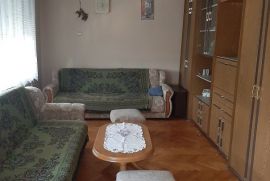 Prodajem stan u Velikim Crljenima, Lazarevac, Flat