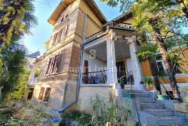 OPATIJA, stan od 244 m2 u austrougarskoj vili drugi red do mora, Opatija, Wohnung