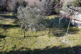 Kuća sa velikom okućnicom, Vinodolska Općina, Haus