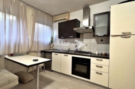 Donja Vežica, stan pogodan za investiciju, Rijeka, Apartamento