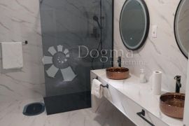 Opatija -153m2,4skl u villi kompletno adaptiran, Opatija, شقة