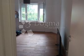 Opatija -153m2,4skl u villi kompletno adaptiran, Opatija, Appartamento