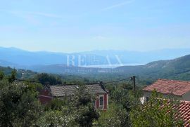 Bribir - samostojeća kuća sa dvorištem i garažom, Vinodolska Općina, House